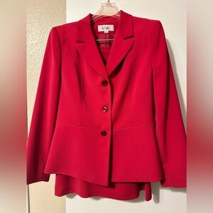 Women’s LeSuit skirt and jacket suit